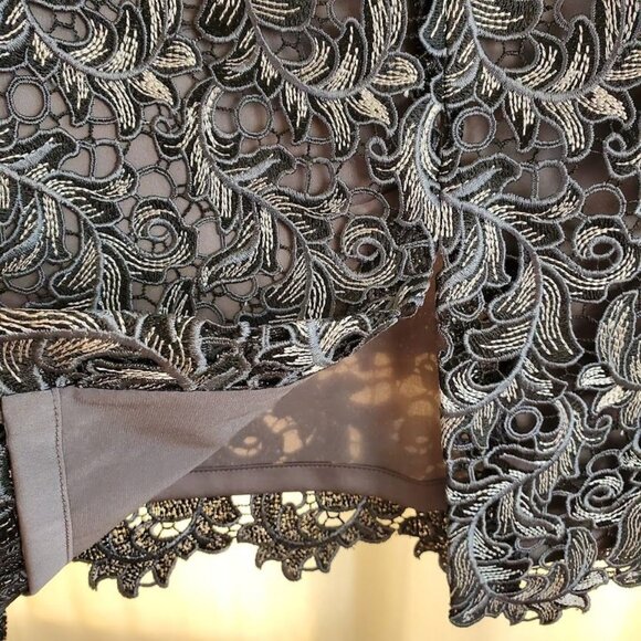 St. John Lace Skirt NWT Size 2 Charcoal Black Floral Overlay $695 Elegant Design - Picture 9 of 11